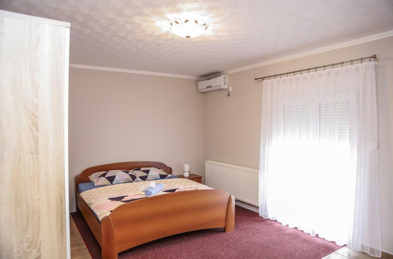 Hotel Zrinski Копривница Экстерьер фото