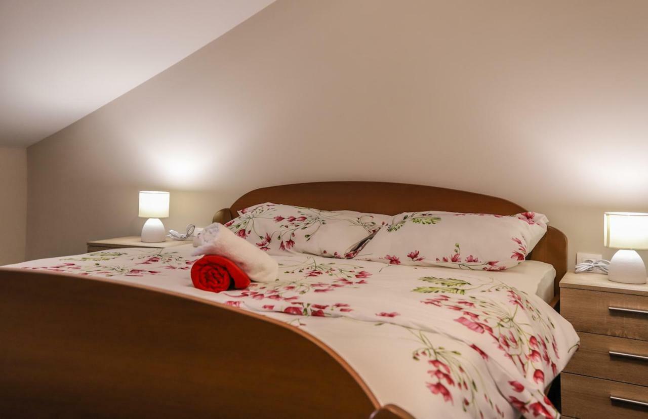 Hotel Zrinski Копривница Экстерьер фото