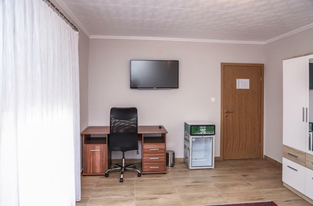 Hotel Zrinski Копривница Экстерьер фото