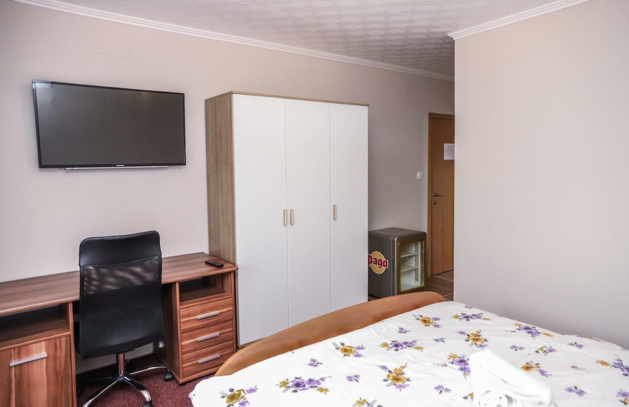 Hotel Zrinski Копривница Экстерьер фото