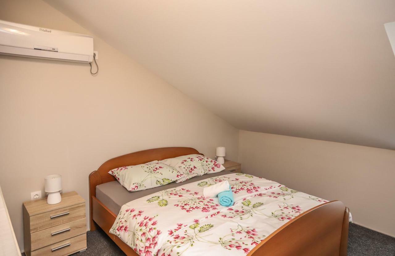 Hotel Zrinski Копривница Экстерьер фото