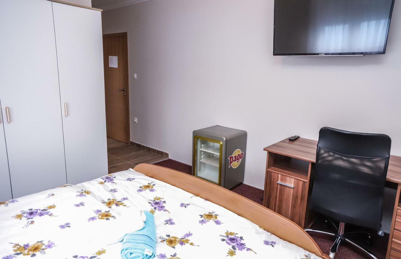 Hotel Zrinski Копривница Экстерьер фото