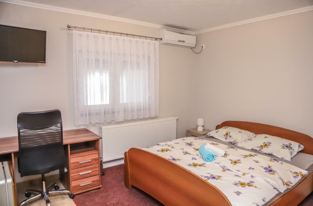 Hotel Zrinski Копривница Экстерьер фото