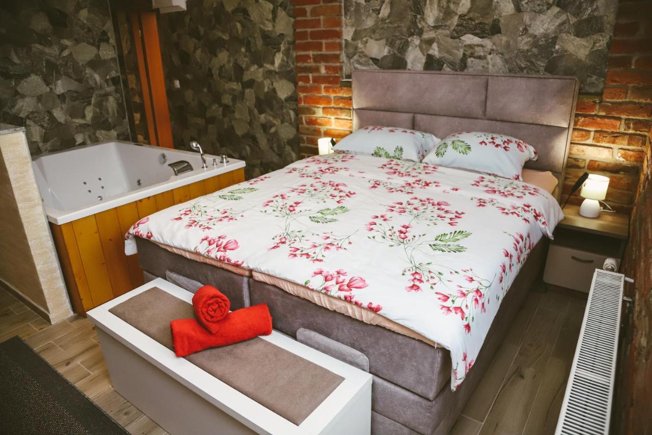 Hotel Zrinski Копривница Экстерьер фото